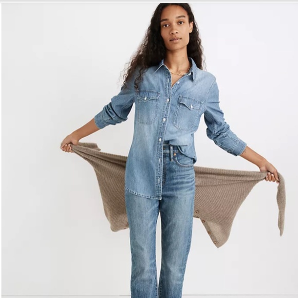 Madewell Denim Button-Up Shirt in Bluffton Wash - Picture 3 of 13